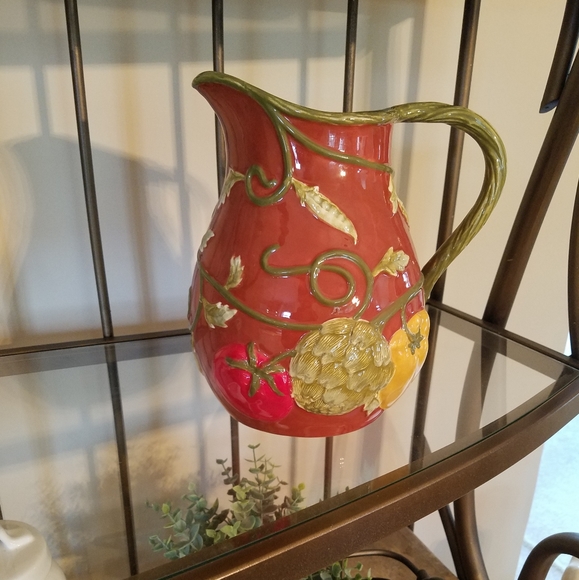 Pitcher Raised Vegetables Design ECU - Picture 1 of 8